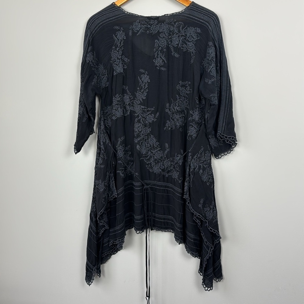 Johnny Was Leaf Garden Embroidered Toe Back Shark Bite Tunic. Size Small. - Picture 8 of 12